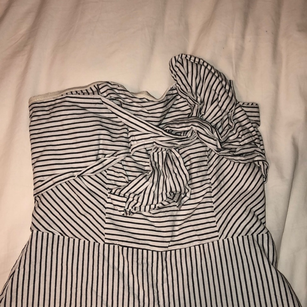 Striped romper with a tied bow